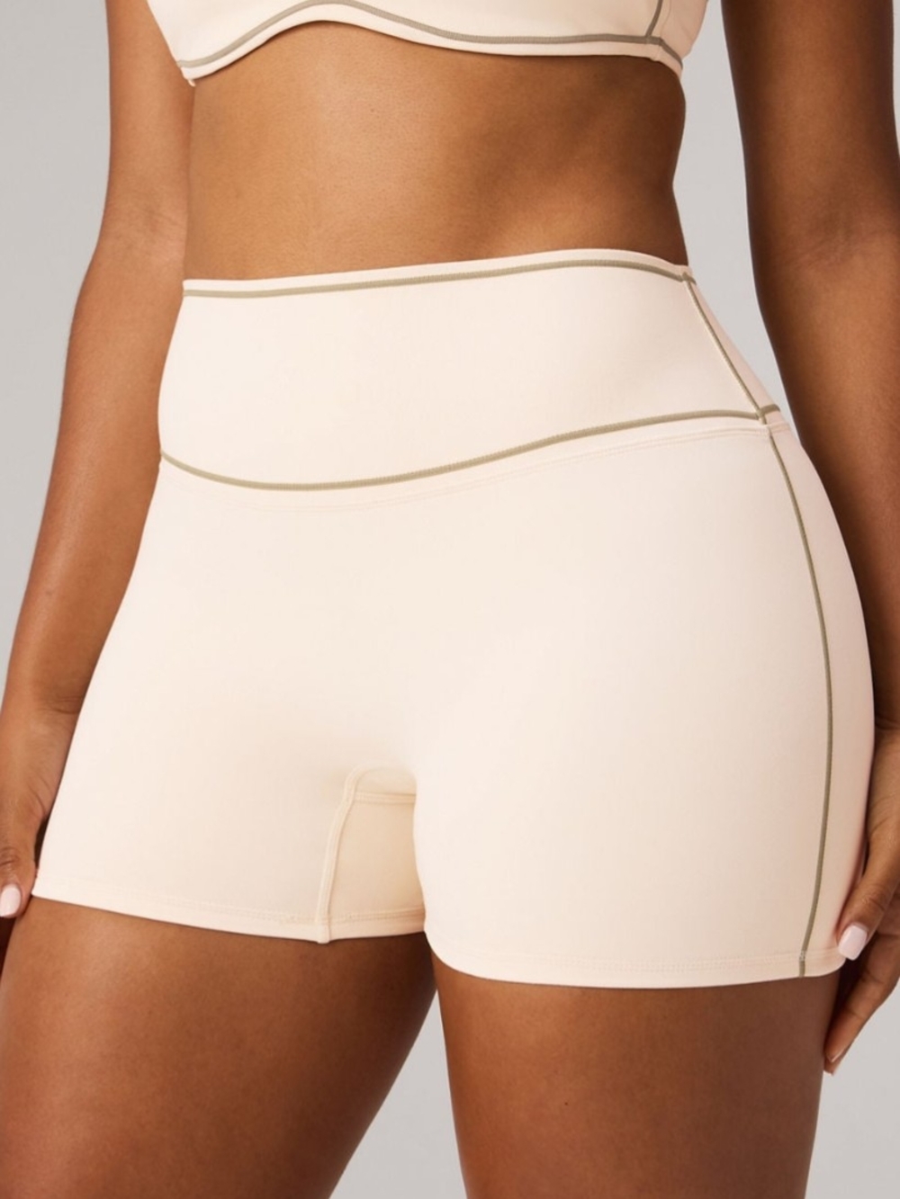 Fabletics X Khloe Collab Cream
The No-Seam PureLuxe TLC Shorts 4"